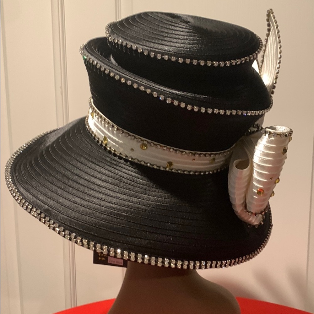 Elegant Black and White Women's Hat with Rhinestone Accents - Picture 3 of 4